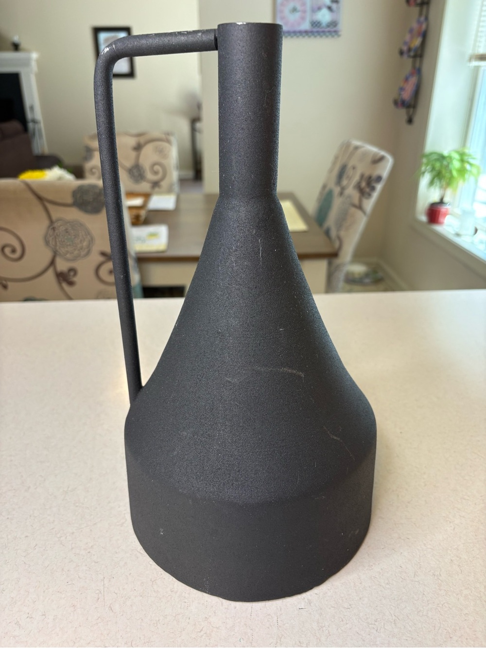 Matte Black Textured Vintage Medal Vase - Picture 4 of 6
